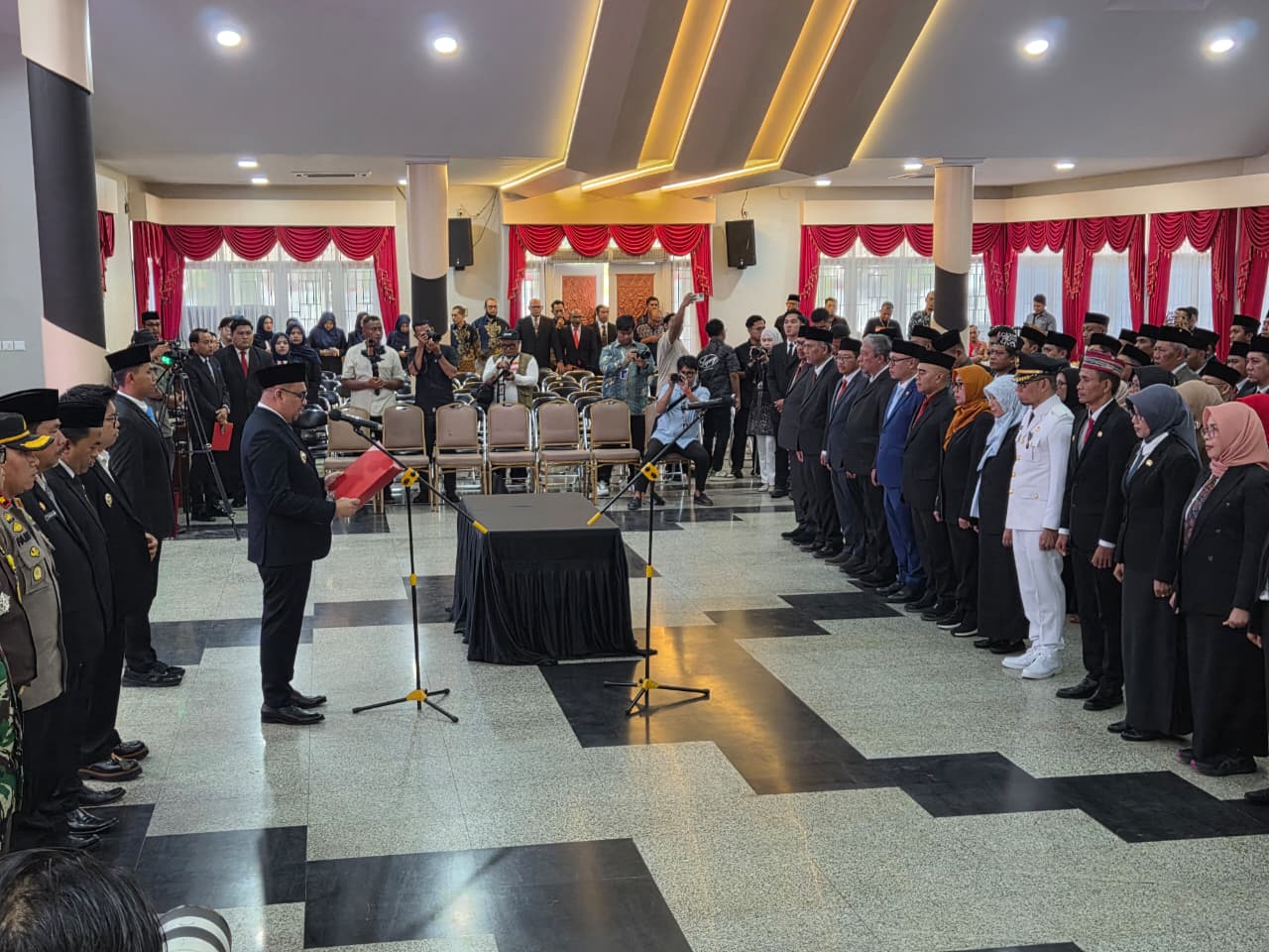 Pelantikan pejabat pimpinan tinggi pratama, administrator dan fungsional Pemkab Kukar (Elmo/Prokal.co)