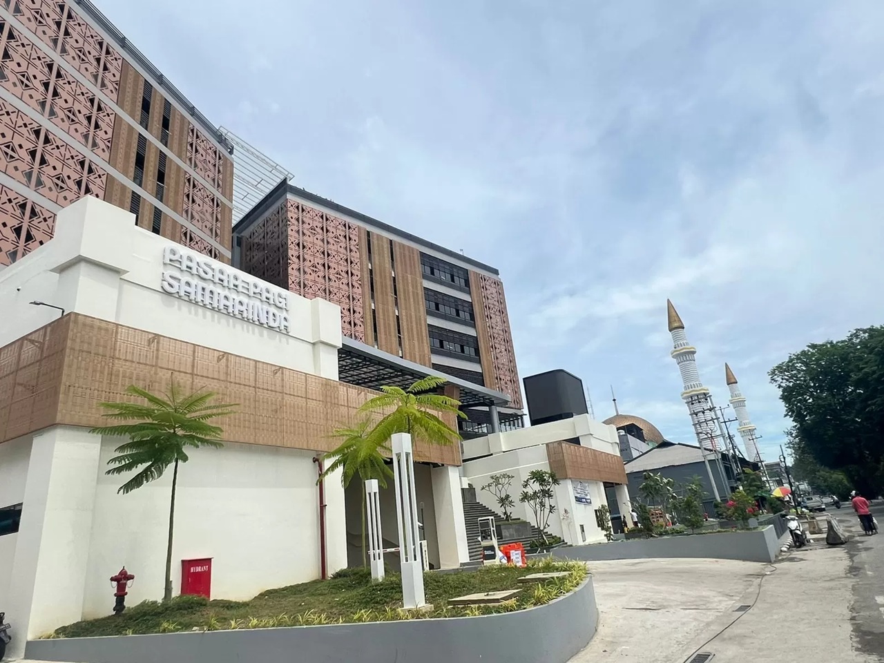 Meski belum diresmikan, Pasar Pagi diarahkan menjadi pusat perbelajaan berkonsep semi modern-tradisional di Kota Samarinda. (MELI/SAPOS)