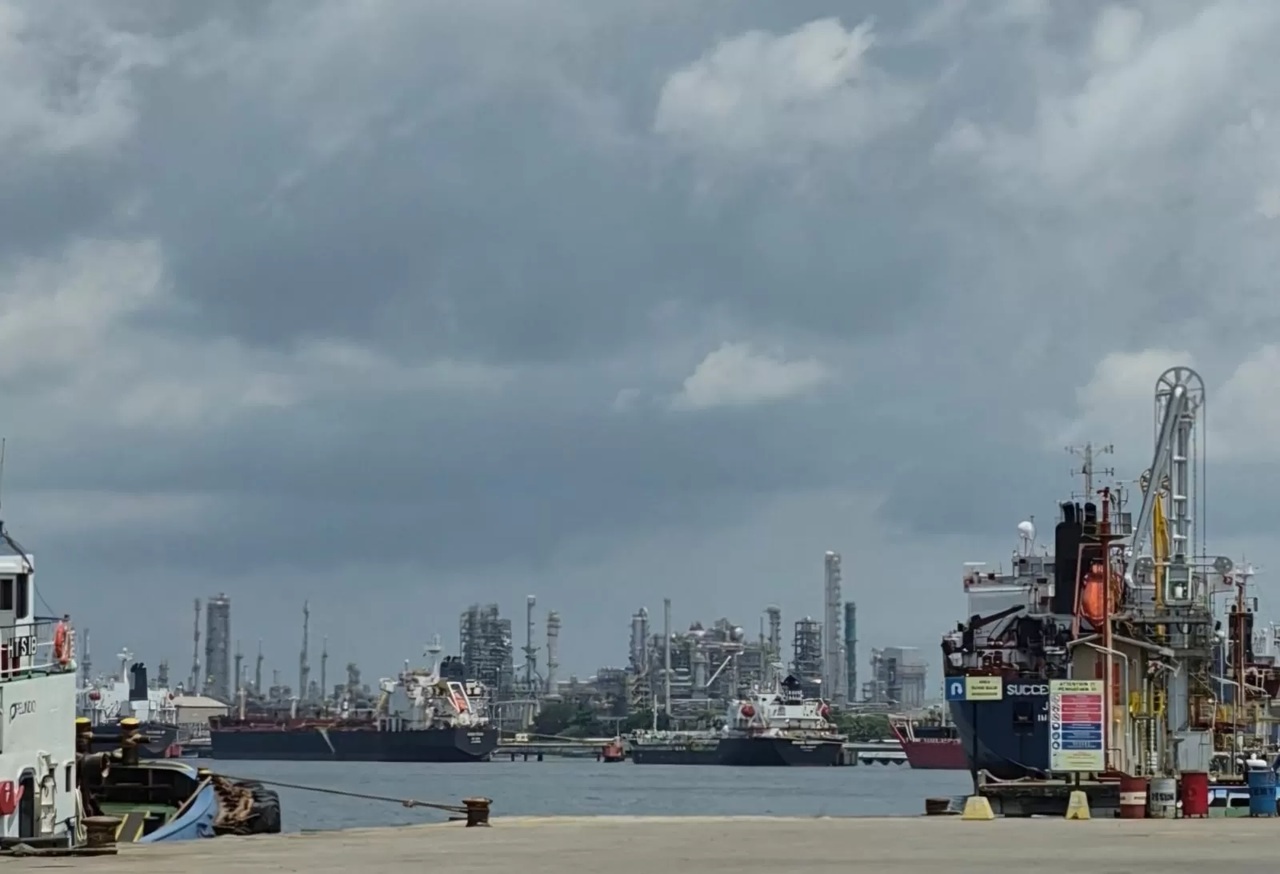 Suasana Kota Balikpapan di tengah dinamika cuaca yang berubah cepat, BMKG memprediksi potensi hujan dan angin kuat masih berlanjut.