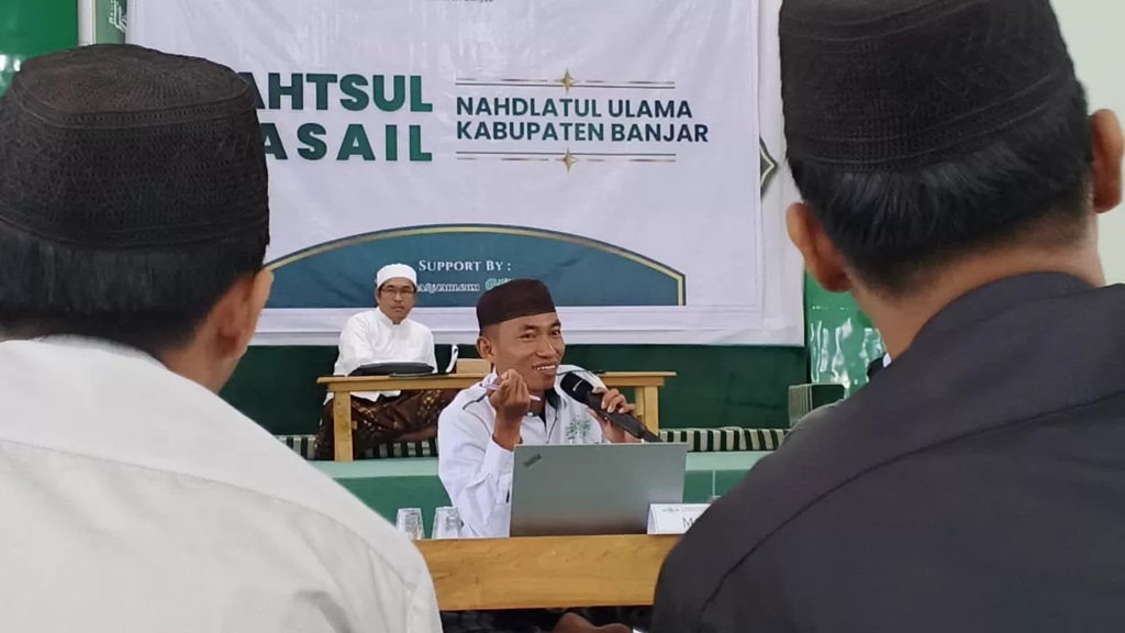 Peserta Bahtsul Masail mengenai interaksi digital, penyebaran konten, serta praktik endorsement terhadap kreator yang menampilkan perilaku terindikasi LGBTQ, Rabu (4/2/2026). (Foto: LTN PCNU Banjar)