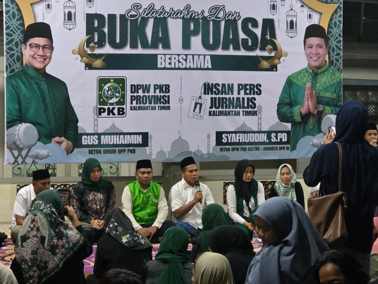 Ketua DPW PKB Kaltim Syafruddin saat bukber dengan insan pers (Elmo/Prokal.co)  