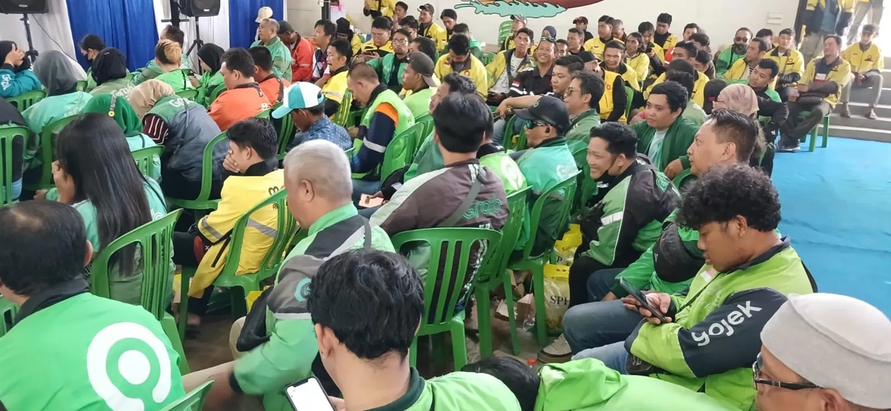 PERLU SOLUSI: Polemik akses trasportasi online di Bandara Juwata perlu dicarikan solusi. (AGUS DIAN ZAKARIA/RADAR TARAKAN) 