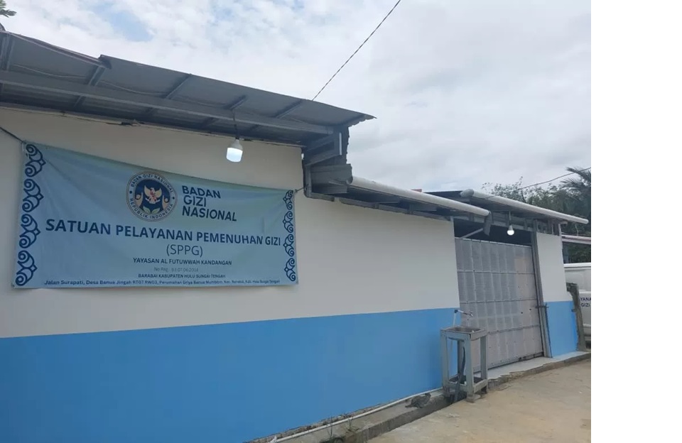 DITUTUP: Dapur SPPG di Desa Banua Jingah ditutup oleh BGN karena persoalan menu MBG yang tidak sesuai. (Jamaluddin/Radar Banjarmasin) 