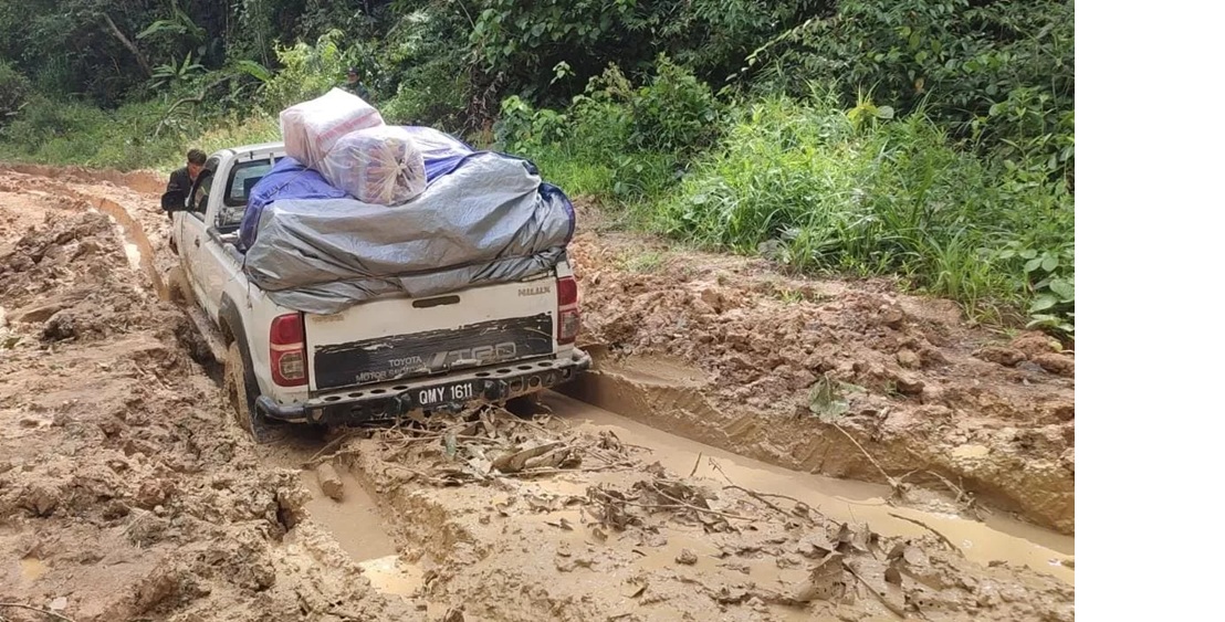 MEMPRIHATINKAN : Kondisi jalan antar kecamatan di Krayan kembali rusak parah hingga sulit dilalui masyarakat. 