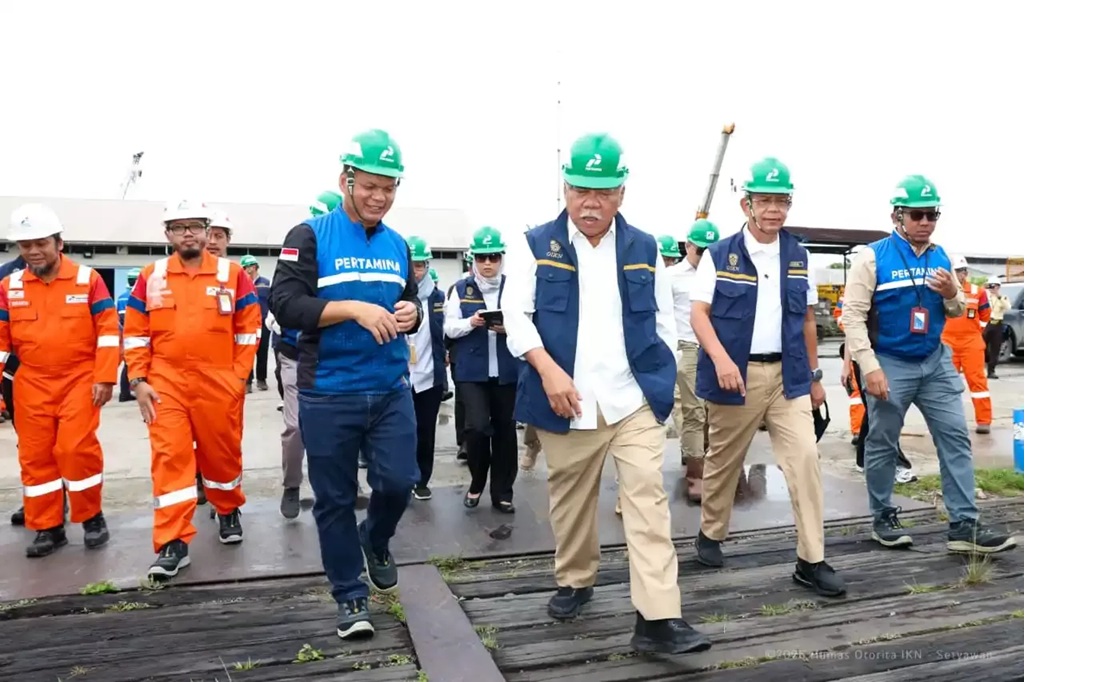 Kepala Otorita IKN, Basuki Hadimuljono, meninjau dua site PT Pertamina Hulu Mahakam pada Jumat (28/02) di wilayah Kabupaten Kutai Kartanegara.(FOTO:HUMAS-OIKN)