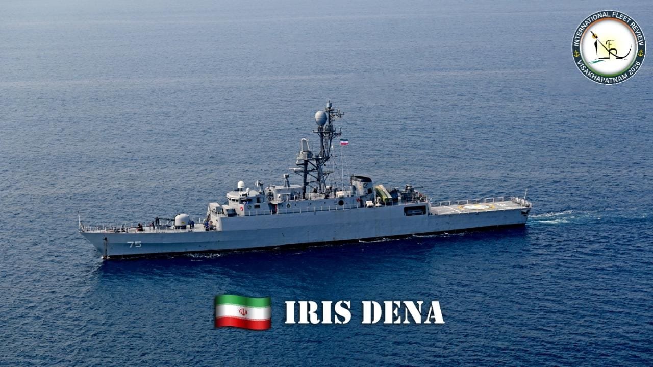 Iris Dena saat ikut latihan bersama Angkatan Laut India.