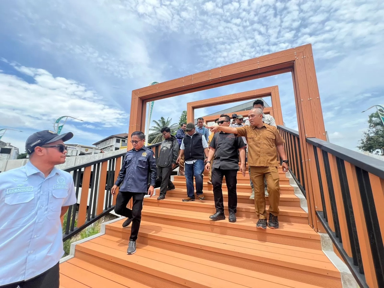 Komisi III DPRD Samarinda saat melakukan tinjauan di Taman Balai Kota. (MELI/SAPOS)