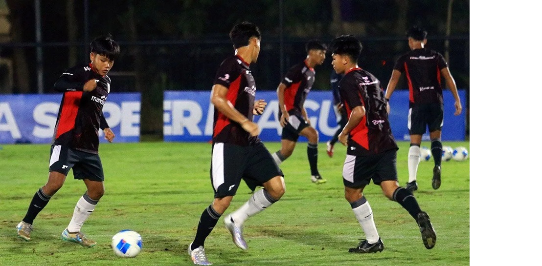 Timnas U-17 dalam sesi latihan.