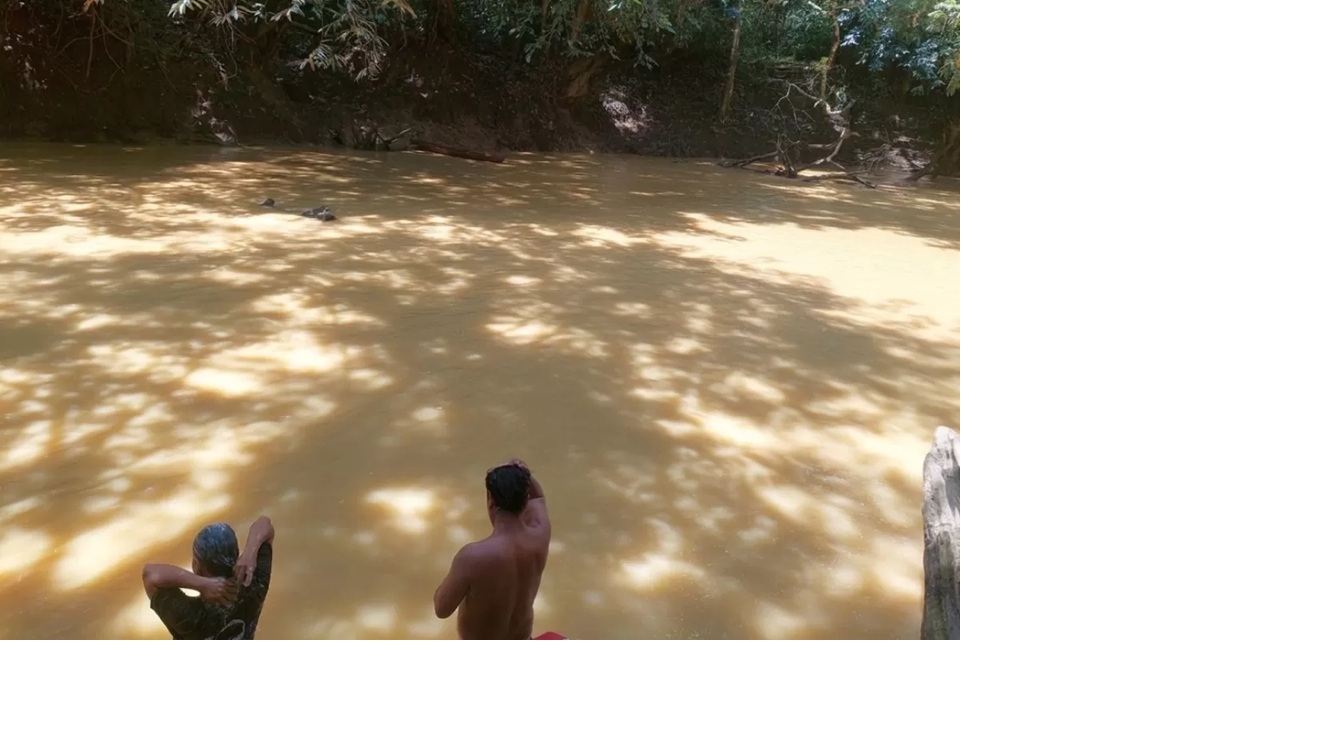 Aliran Sungai Nanga Nyawa menjadi keruh dan berwarna cokelat diduga karena aktivitas PETI di hulu sungai. (ISTIMEWA) 