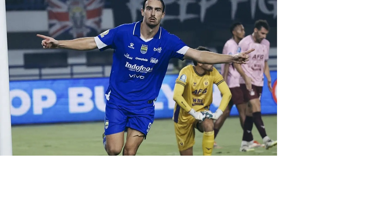 Andrew Jung setelah cetak gol ke gawang Persik Kediri. (Dok. Persib Bandung)  