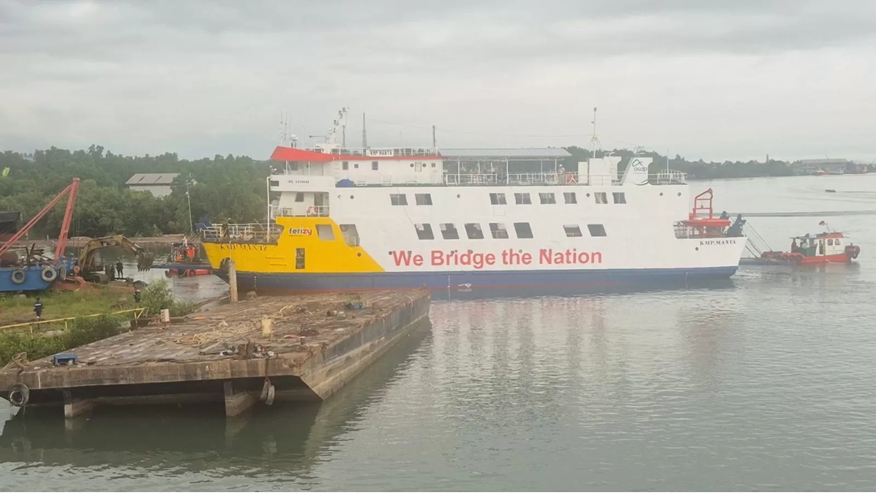 SEGERA BEROPERASI: KMP Manta saat berada di galangan kapal Balikpapan. (DOK ASDP) 