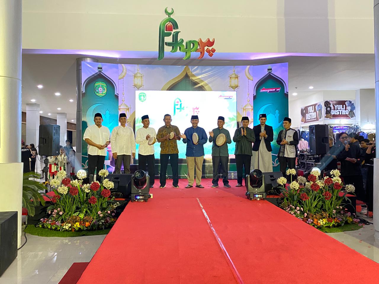 Pembukaan Festival Kreatif Pemuda Ramadan III Kukar di Tangga Arung Square (Elmo/Prokal.co)