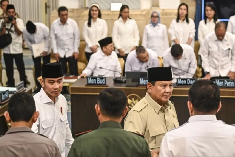 Presiden Prabowo Subianto (tengah)