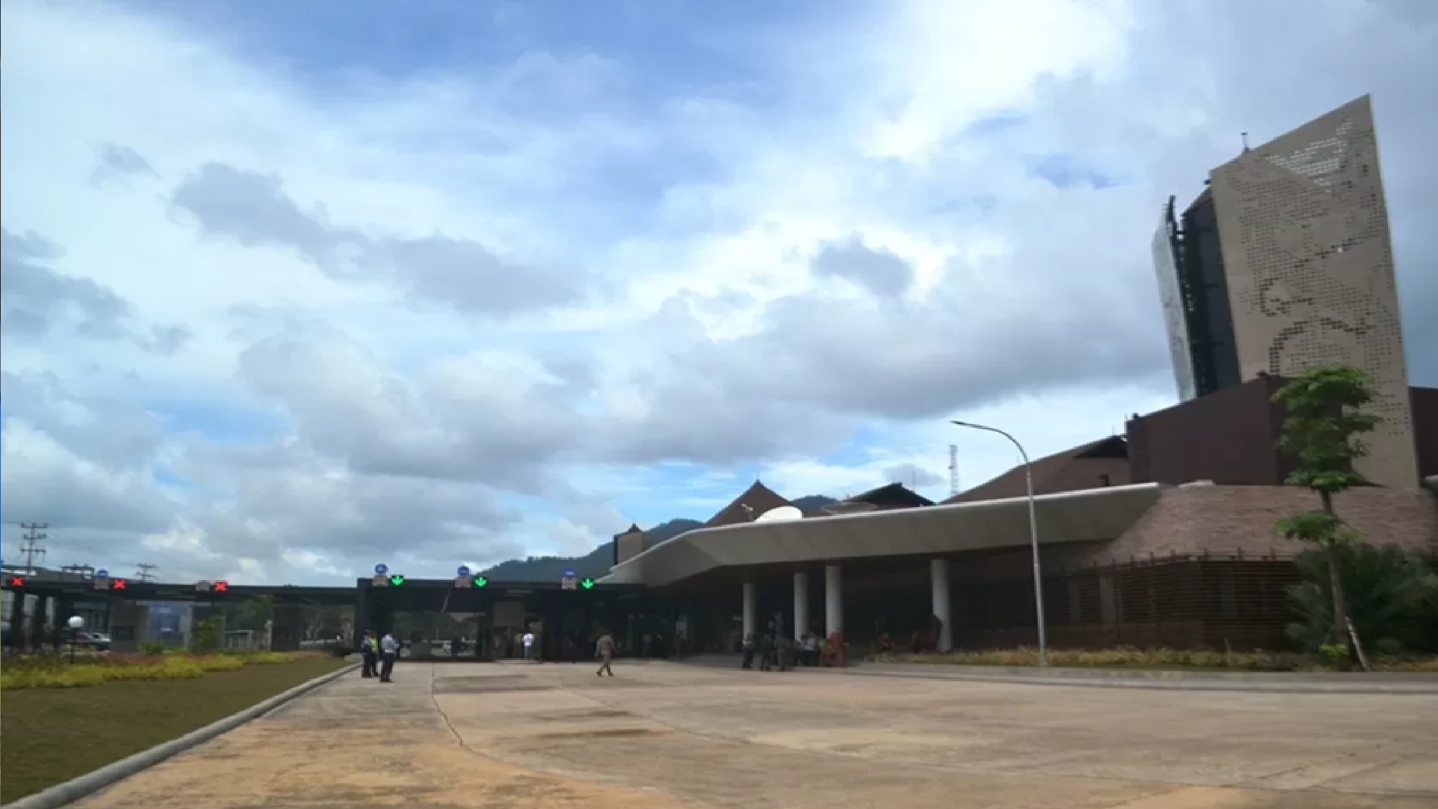 PLBN ARUK: Megahnya gedung PLBN Aruk di Kecamatan Sajingan Besar, Kabupaten Sambas. (ISTIMEWA) 