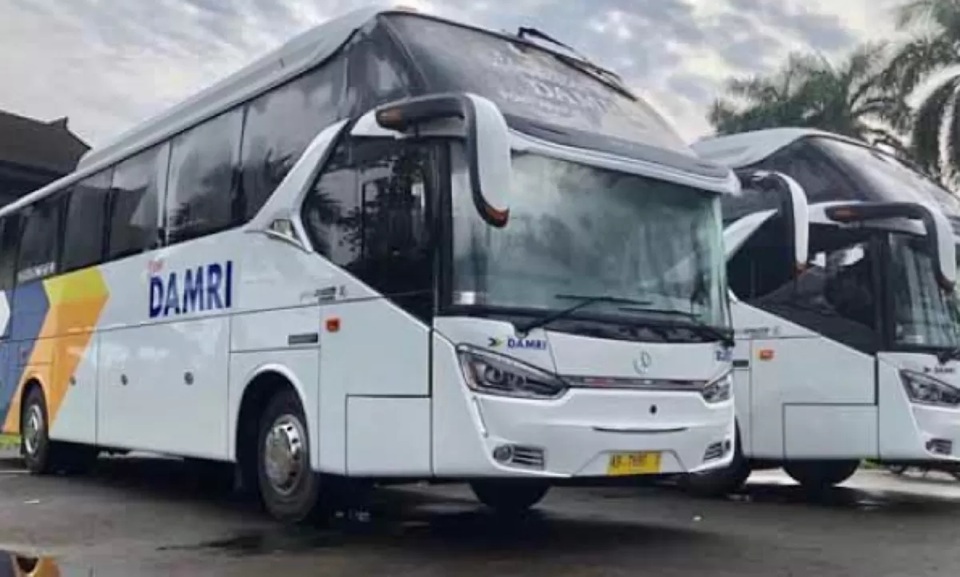 Ilustrasi bus DAMRI
