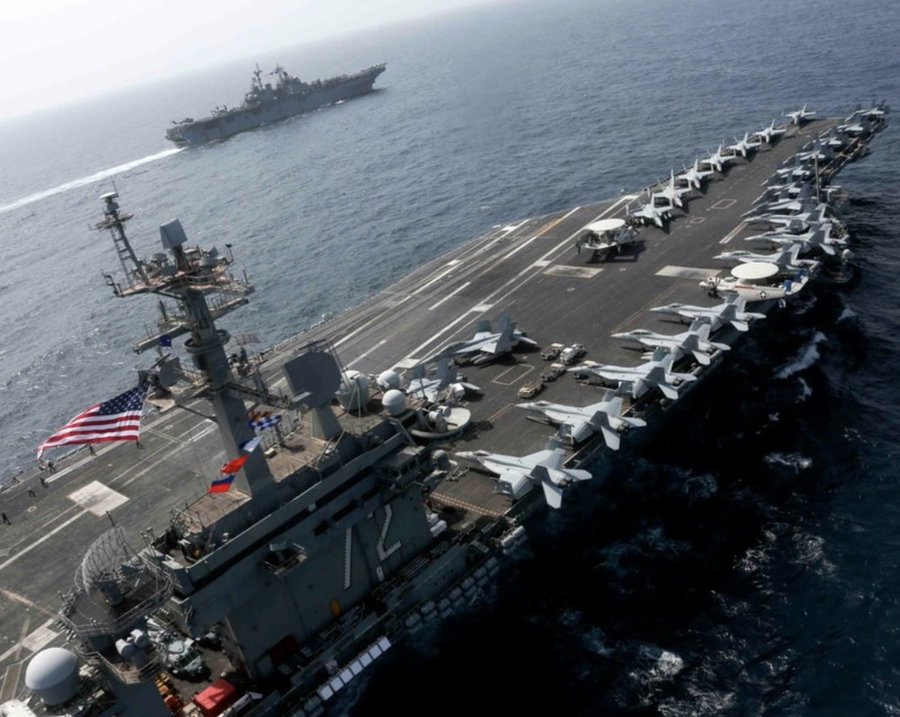 Kapal Induk USS Abraham Lincoln.