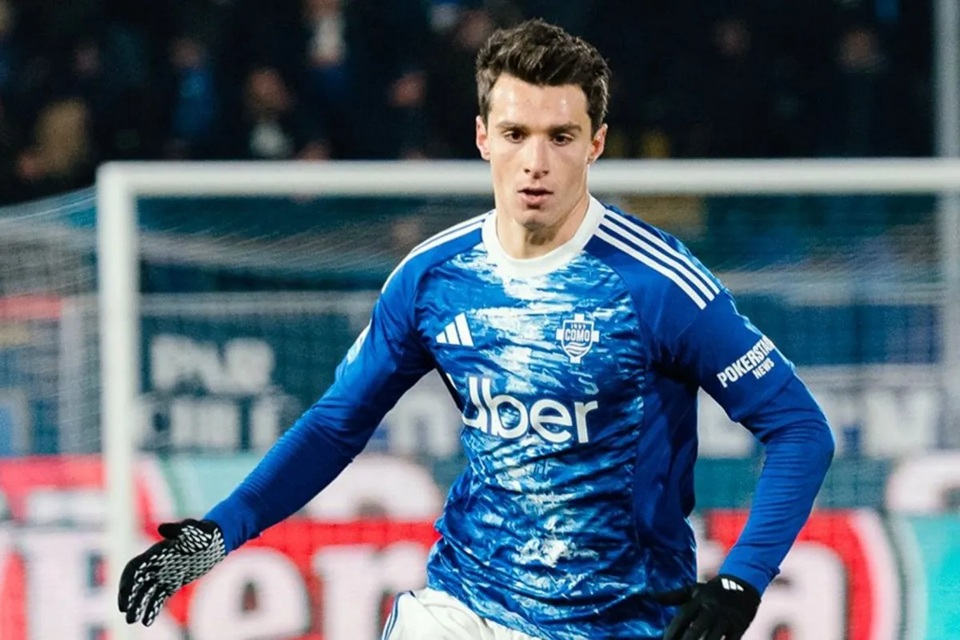 Penyerang Como Anastasios Douvikas