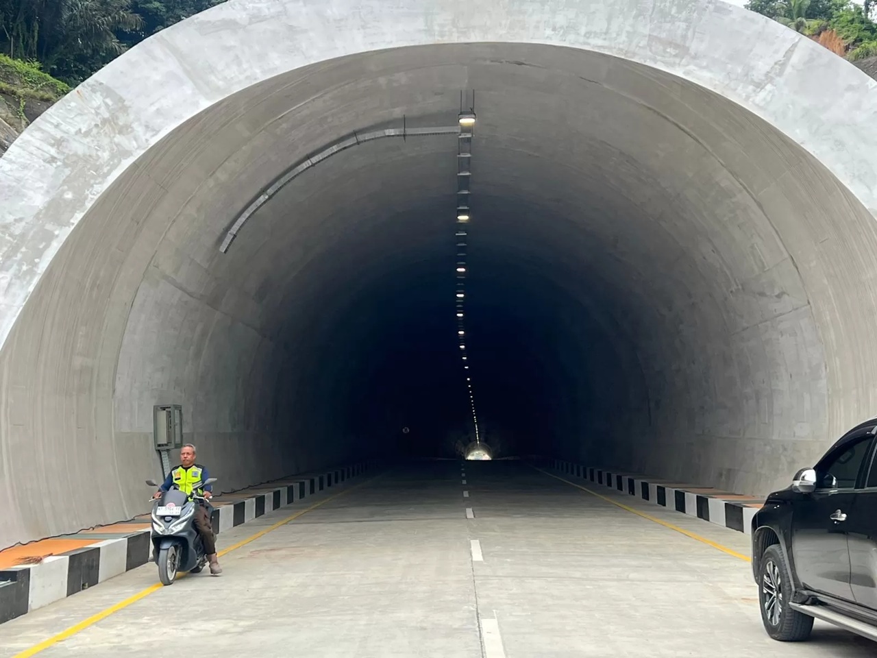 Secara fisik, pembangunan terowongan telah rampung, namun memerlukan mitigasi untuk antisipasi longsor. (MELI/SAPOS)