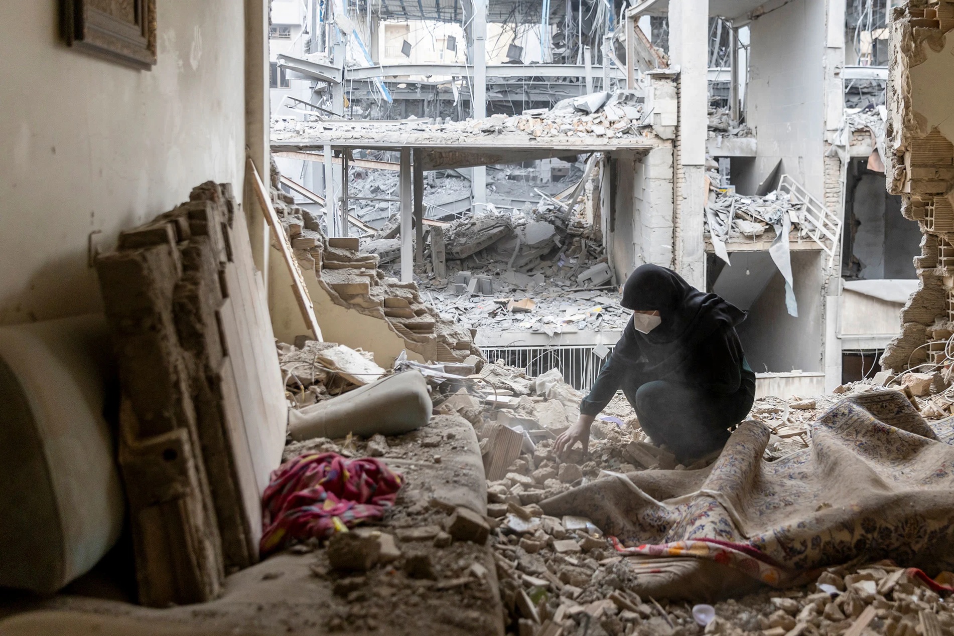 Warga Teheran terkena serangan AS dan Israel.