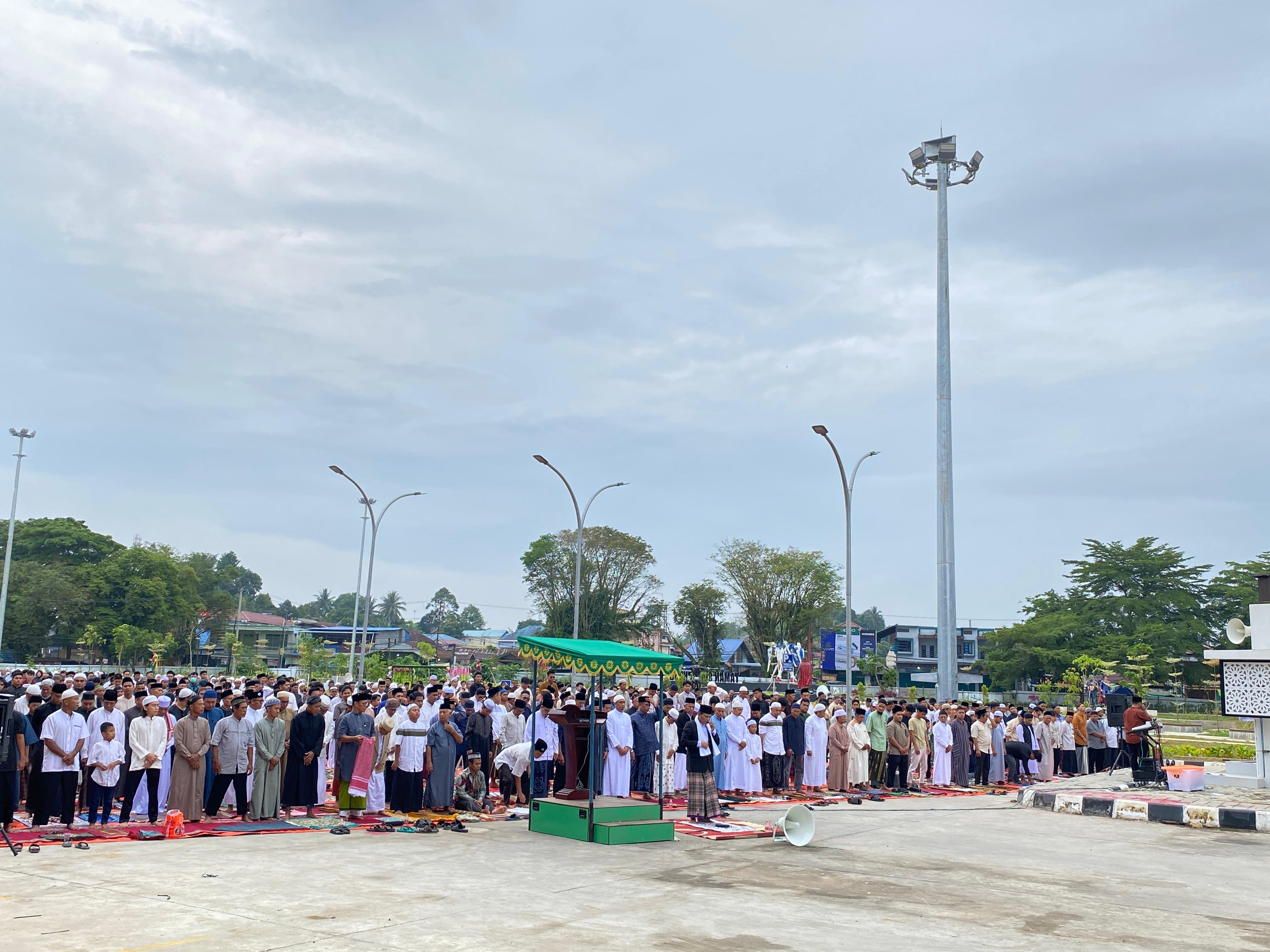 Pelaksanaan Salat Id Muhammadiyah di Tangga Arung Square (Elmo/Prokal.co)  