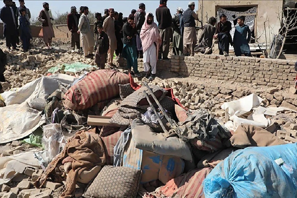 Kerusakan parah terlihat akibat dugaan serangan udara Pakistan di Kabul, Afghanistan pada 13 Maret 2026. 