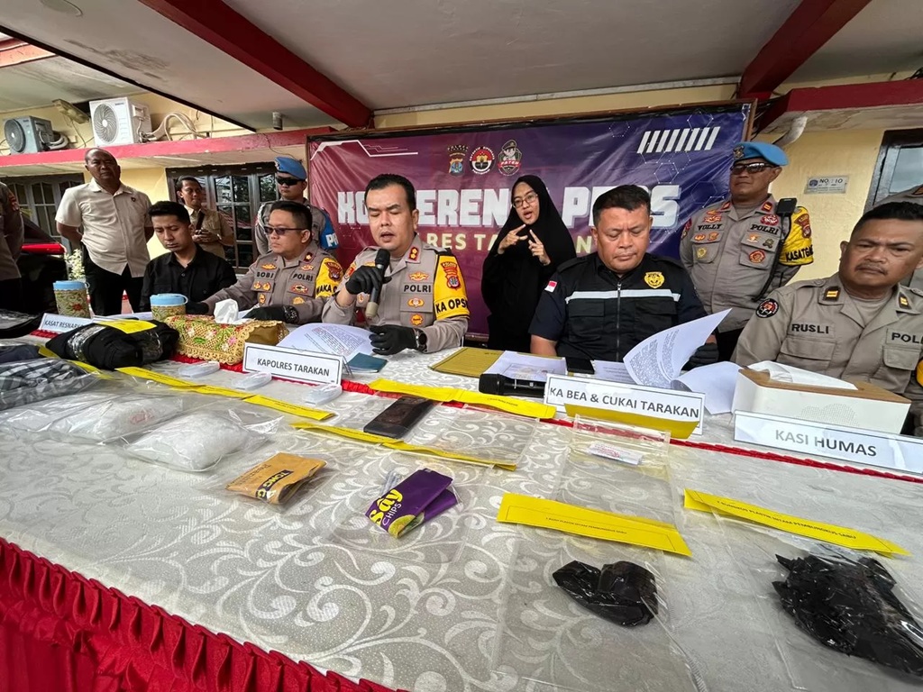 PENGGEMBANGAN : Satresnarkoba Polres Tarakan masih terus melakukan pengembangan penyelundupan sabu 785 gram melalui Pelabuhan Malundung. (ELIAZAR/RADAR TARAKAN) 