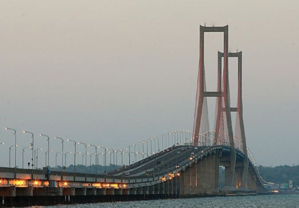 Jembatan Suramadu