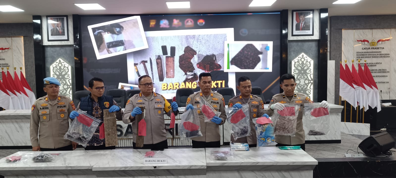 Barang bukti yang diamankan.