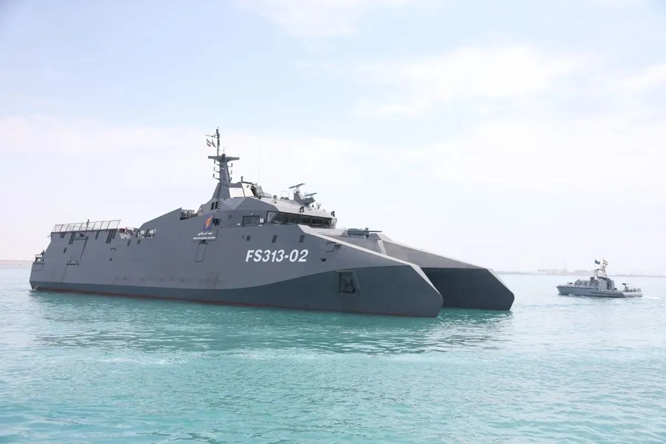 Arsip - Kapal milik Garda Revolusi Iran terlihat di Teluk Persia dekat Bushehr, Iran, 29 April 2024. 