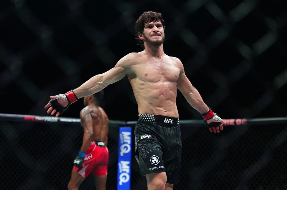 Movsar Evloev dan Lerone Murphy (Bradley Collyer/PA Wire)