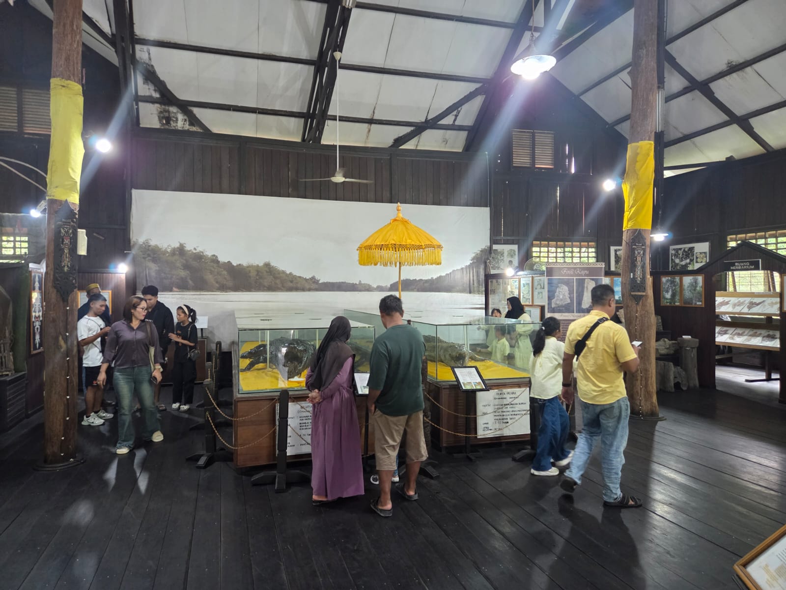 Suasana Museum Kayu Tenggarong di hari pertama cuti bersama lebaran 2026 (Elmo/Prokal.co)  