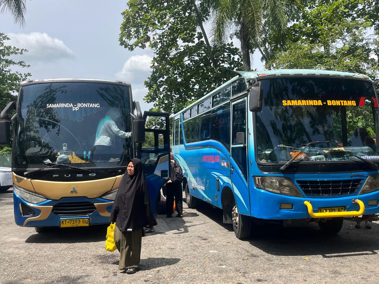 Suasana ramai di Terminal Lempake arus balik Lebaran Idulfitri 1447 Hijriah. (kis) 
