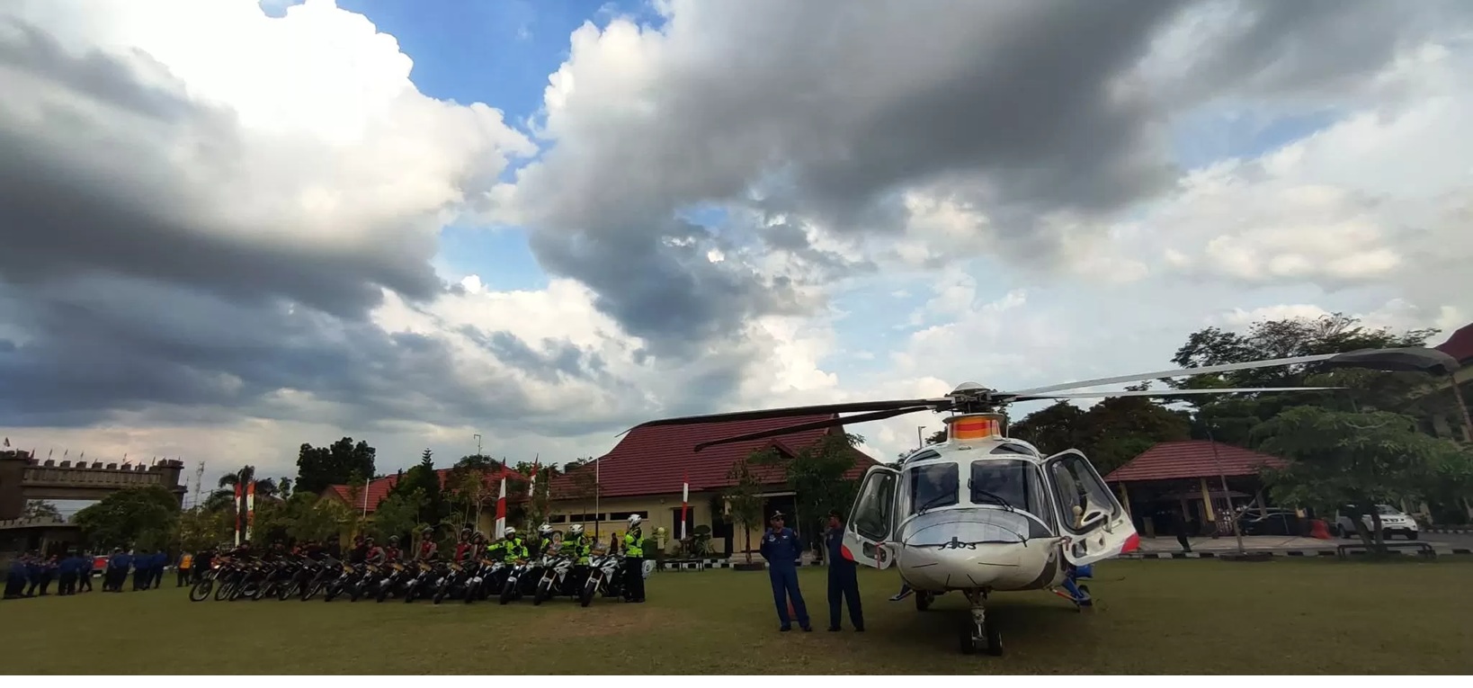 Personel Polda Kalteng dan armada helikopter yang disiagakan dan turut diturunkan dalam Operasi Ketupat Telabang 2026 dan pengawasan arus mudik dan balik, baru-baru tadi. (dodi/radarsampit) 