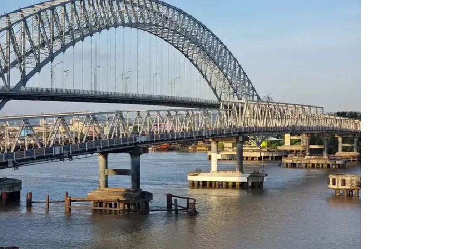 DPRD Kaltim memastikan penataan ulang titik tambat kapal di Sungai Mahakam.