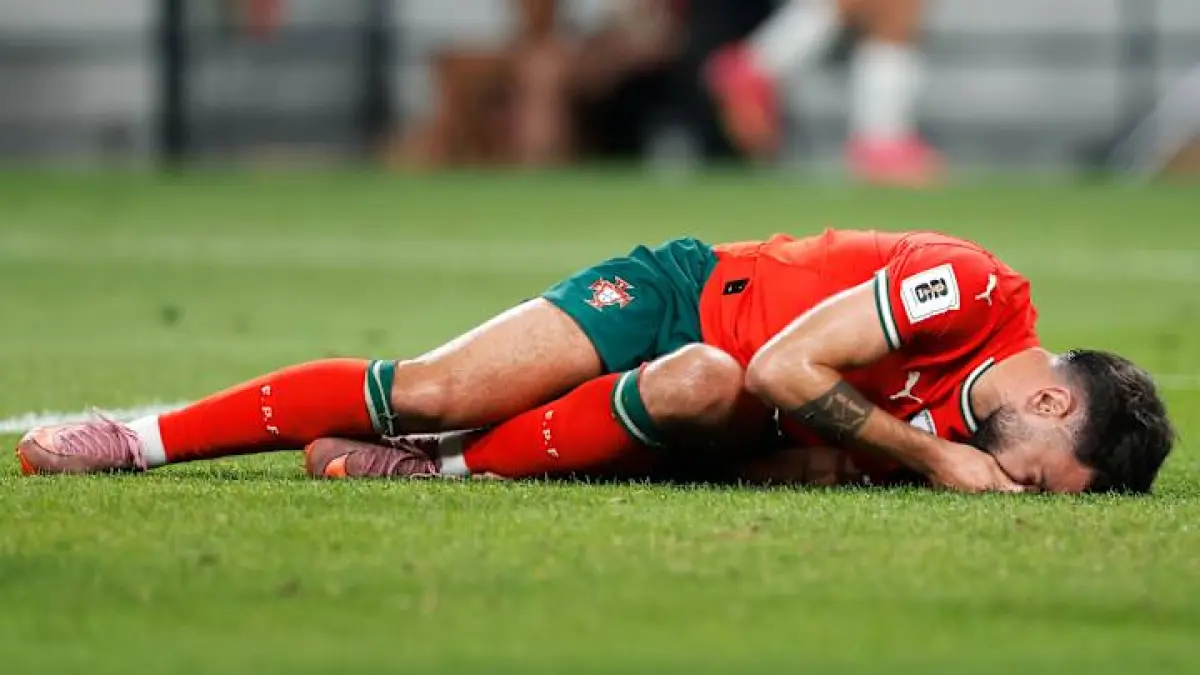 Bruno Fernandes cedera.