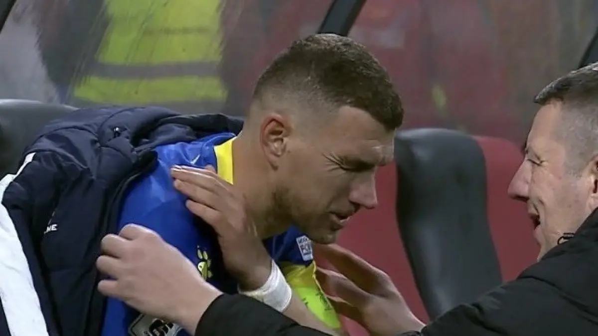 Edin Dzeko tak kuasa menahan haru saat Bosnia Herzegovina lolos Piala Dunia.