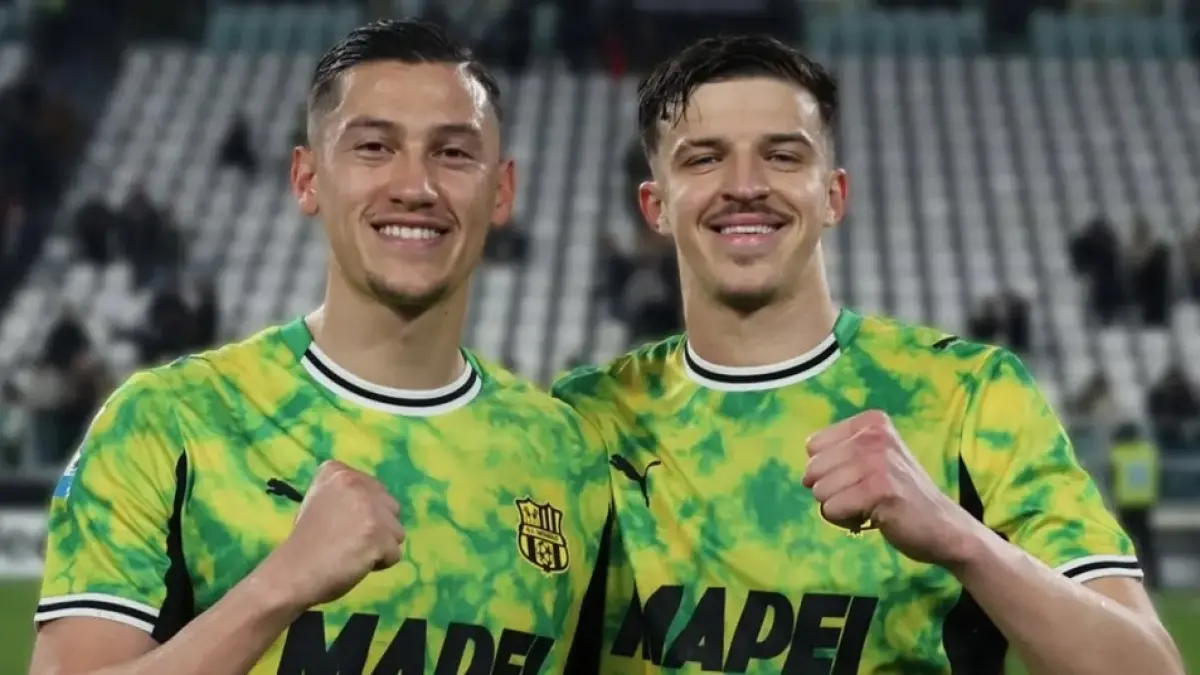 Jay Idzes menunjukkan solidaritasnya dengan memberikan apresiasi khusus kepada rekan duetnya di lini belakang Sassuolo, Tarik Muharemovic.