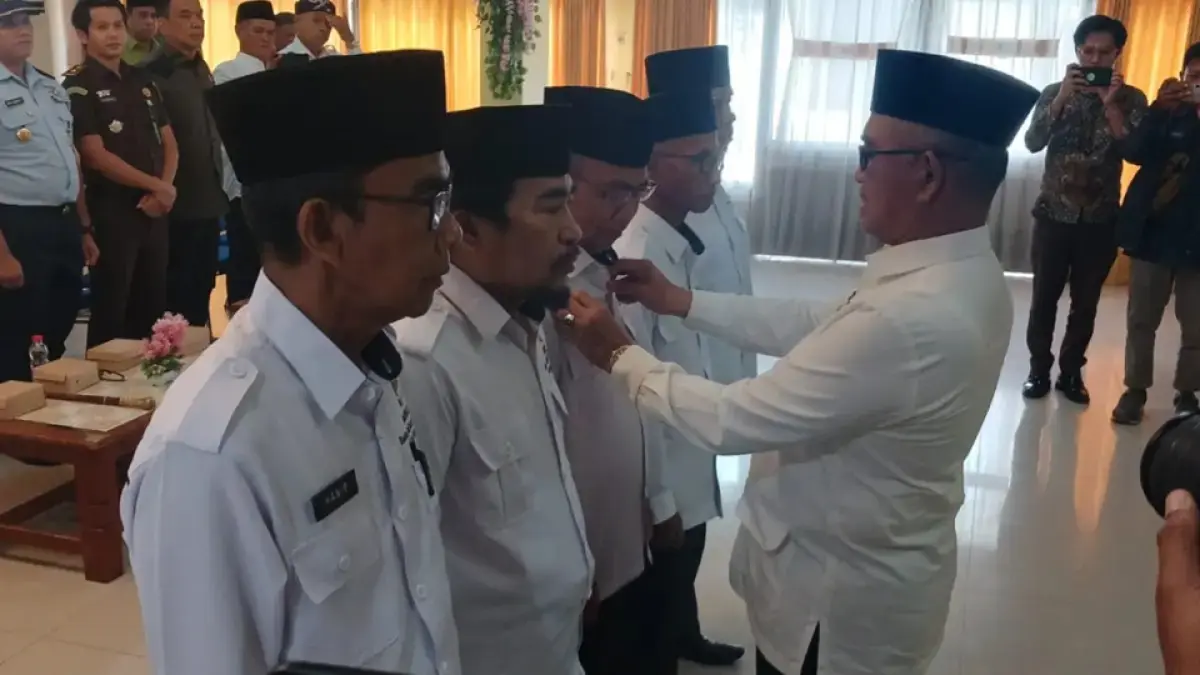 RESMI : Lima pimpinan Baznas Tarakan dilantik Wali Kota Tarakan Khairul pada Rabu (1/4). AGUS DIAN ZAKARIA/RADAR TARAKAN

