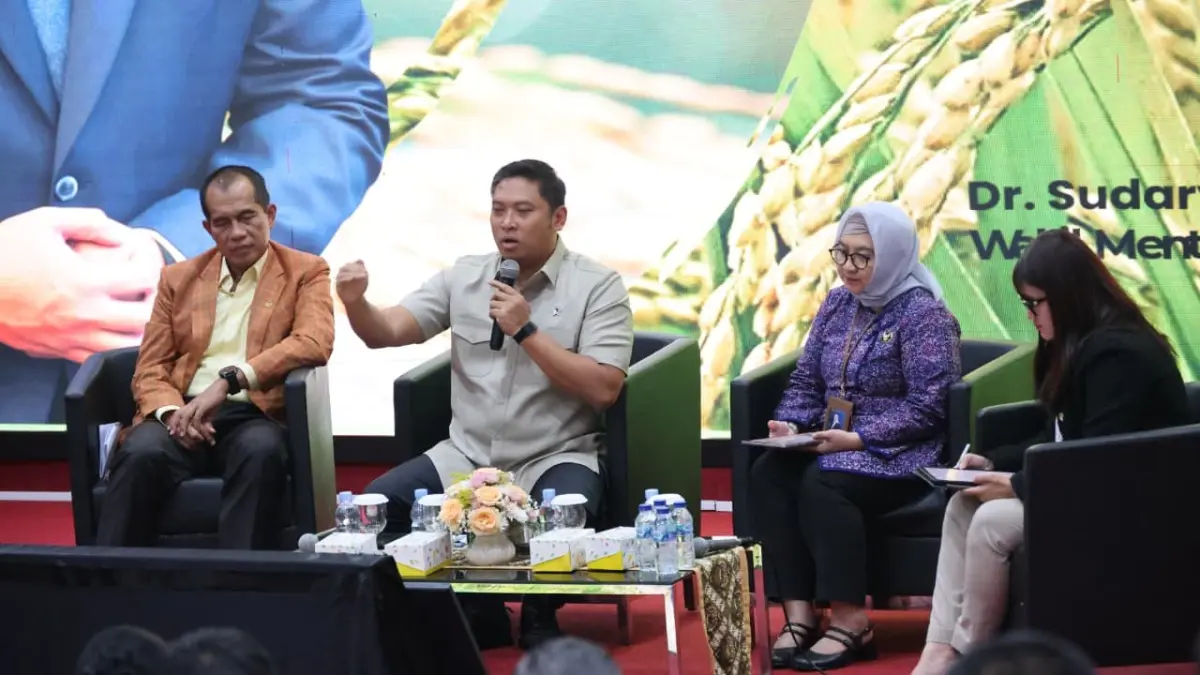 

PAPARKAN: Wamentan Sudaryono saat seminar ketahanan pangan di Unhan, Bogor, Senin, 2 April 2026.
