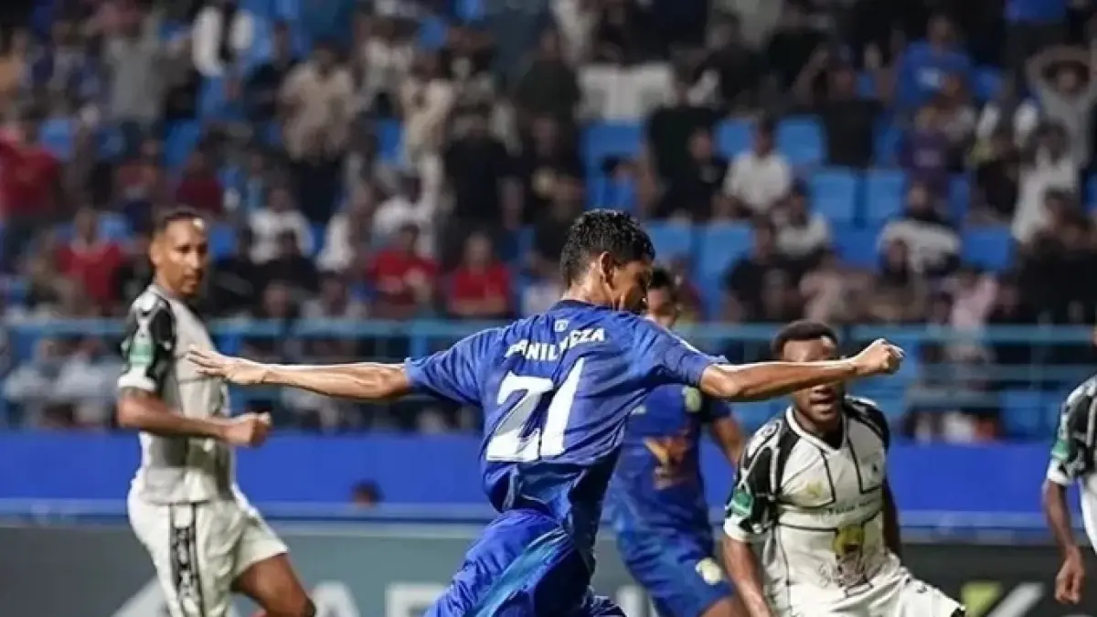 Debut Arvi Perwira sebagai CEO Interim Persiba langsung membuat gebrakan dengan tiket masuk gratis saat laga kontra Persiba vs Persipura, akhir pekan lalu. ( MO PERSIBA)