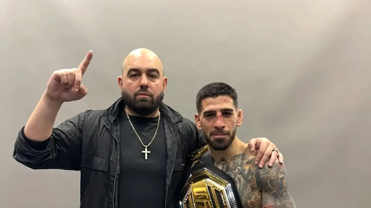 Ilia dan manajernya, Malki Kawa.