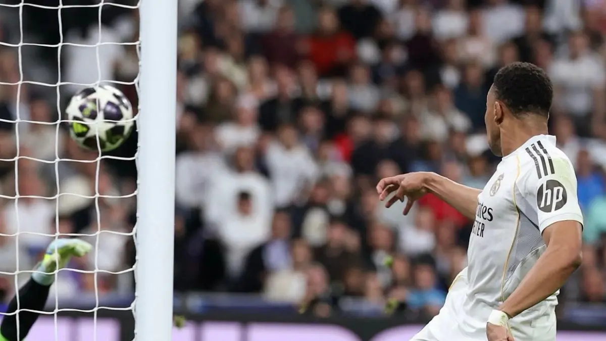 Mbappe jebol gawang lawan.