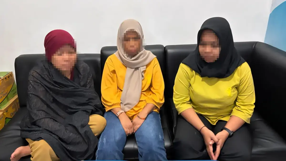 Tiga terdakwa ikuti persidangan secara daring di Lapas Kelas II A Tarakan, Senin (6/4). (KEJARI TARAKAN UNTUK HRK)