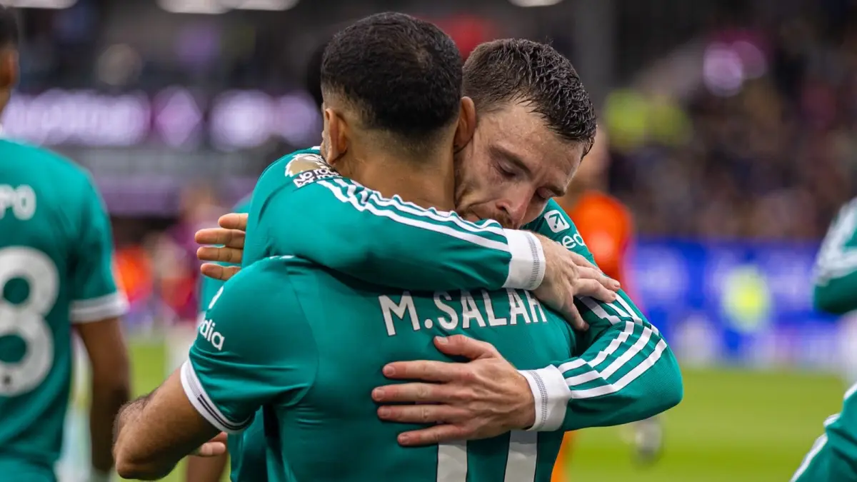Andy Robertson dan Mo Salah akan keluar dari Anfield akhir musim ini.