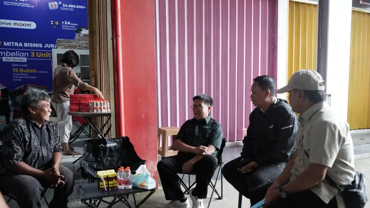 Wakil Bupati Kukar Rendi Solihin menyambangi tempat operasional bajaj online di Tenggarong (Istimewa)