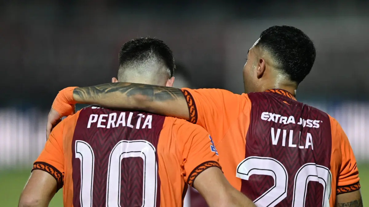 Mariano Peralta dan Juan Villa (BORNEO FC)