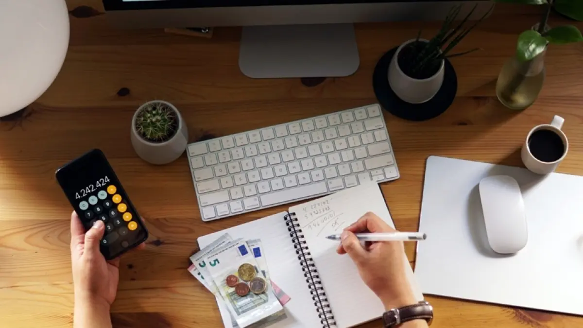 Ilustrasi mengatur keuangan.

