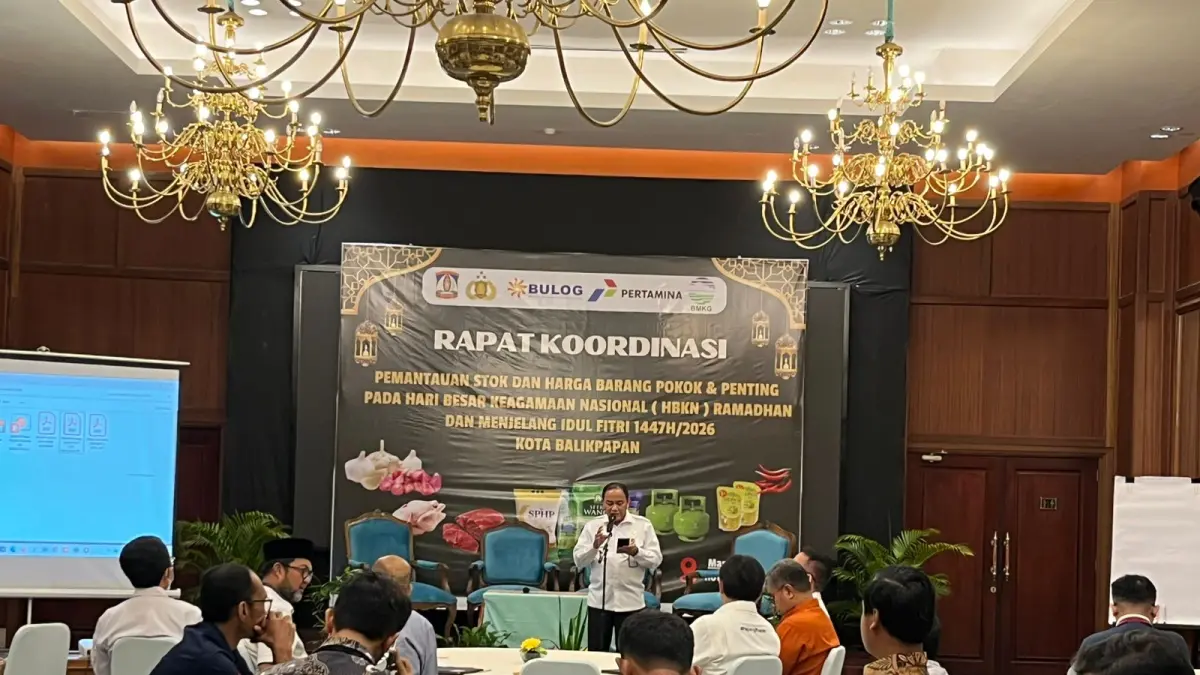 Disdag Kota Balikpapan menggelar rapat koordinasi bersama berbagai pemangku kepentingan. Kegiatan tersebut berlangsung di Hotel Senyiur Balikpapan, Rabu (11/3/2026). 
