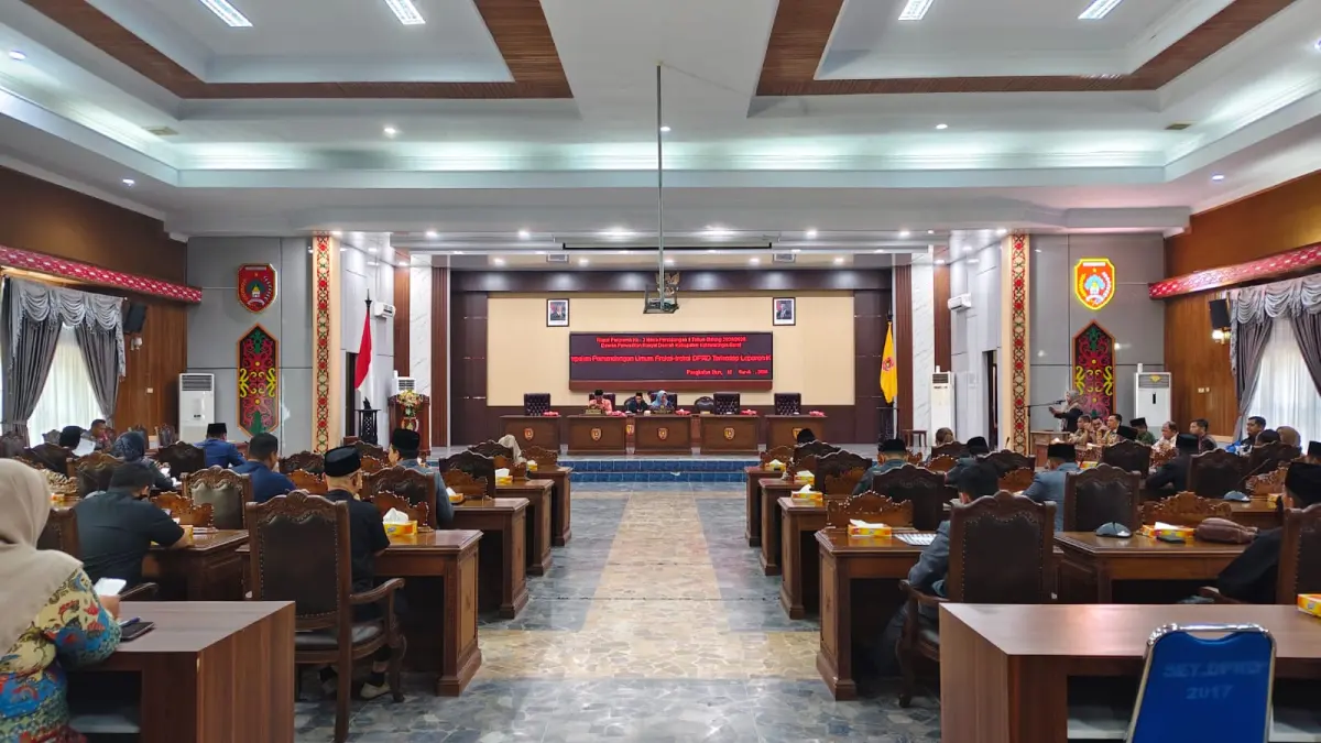 Suasana Rapat Paripurna DPRD Kotawaringin Barat (Harmoko/Prokal.co)