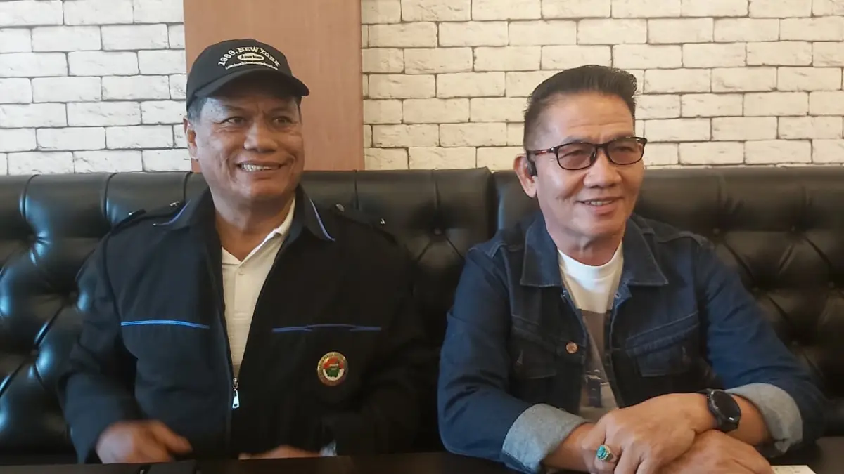 Abraham Ingan (kanan)